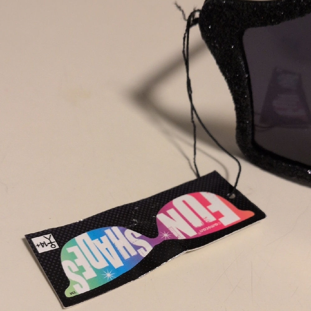 Glittery Black Star Sunglasses - Picture 5 of 7
